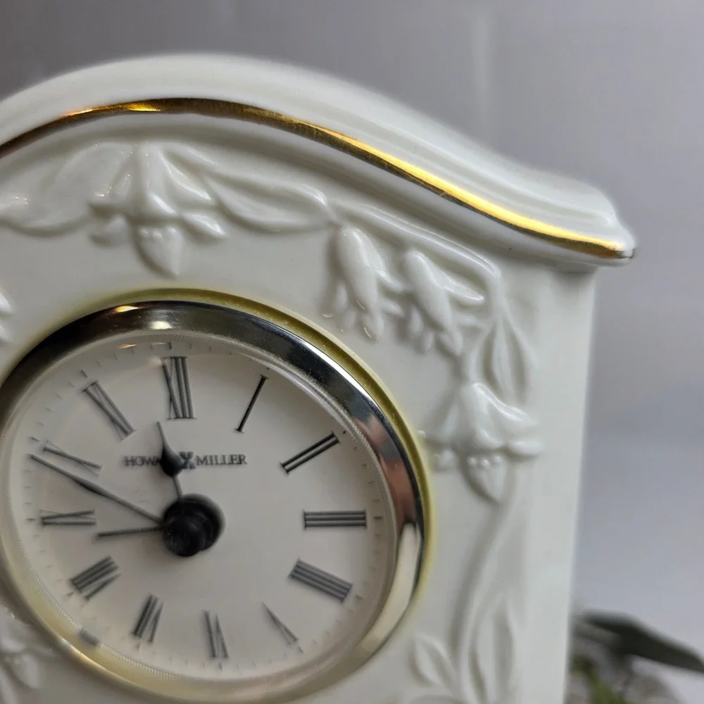 Vintage Howard Miller Ivory Porcelain Floral Clock Gold Roman Numeral Quartz